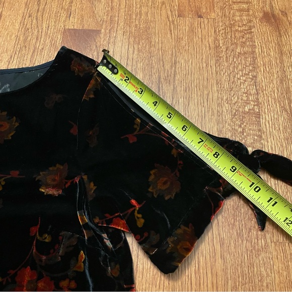 NWT Loft Black Red Floral Cold Shoulders Velvet Shift Dress Size S - Picture 16 of 16